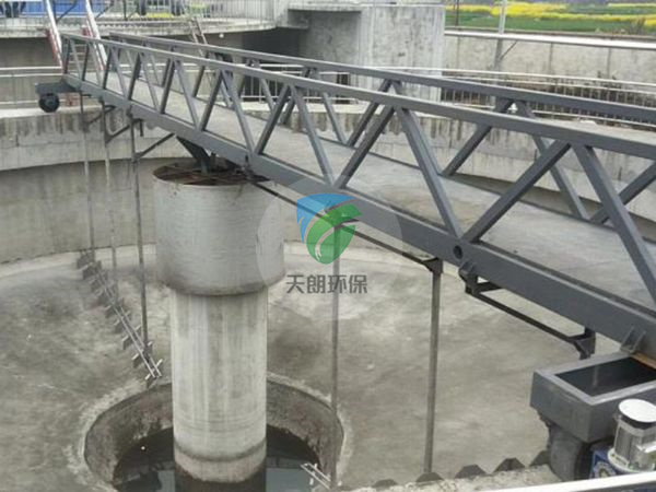 中心传动刮泥机